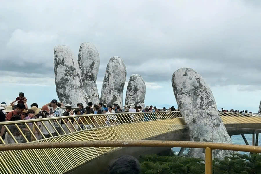 Golden Bridge Ba Na Hills Day Trip