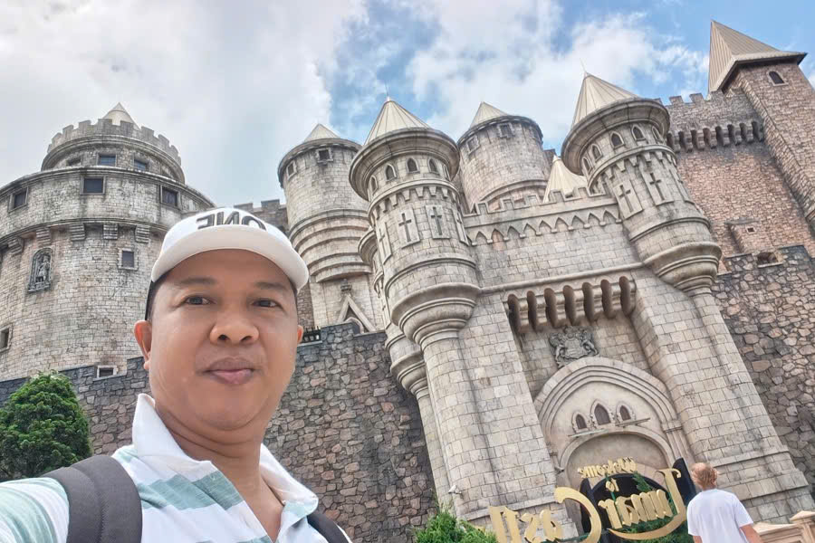 Viet Nguyen takes a selfie at Lunar Castle in Ba Na Hills
