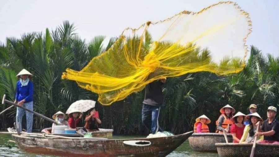 Hoi An Coracle Boat Tour From Da Nang