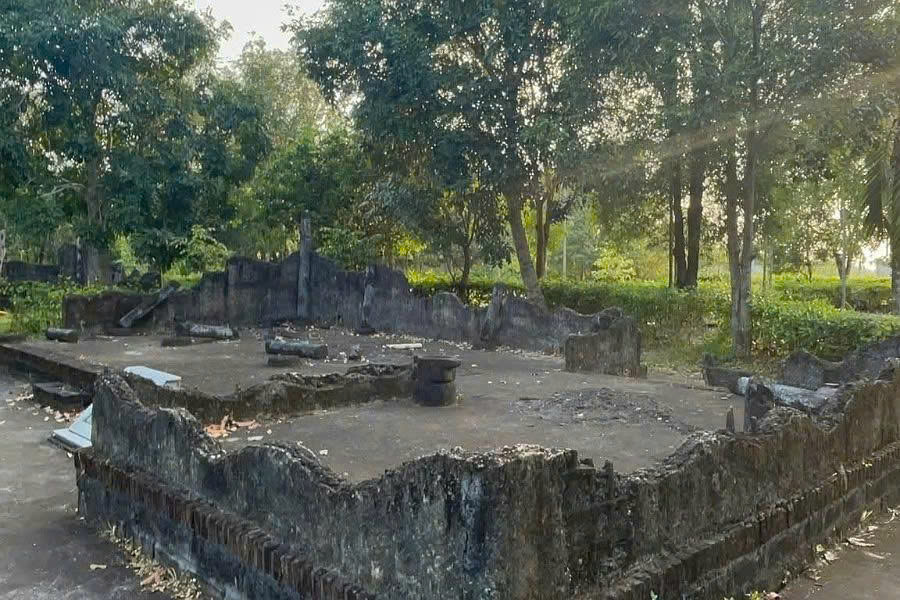 son-my-memorial-burned-house