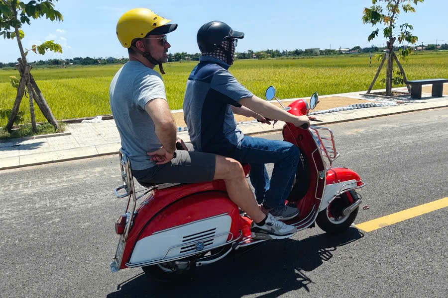 Hoi An Vintage Vespa Tour