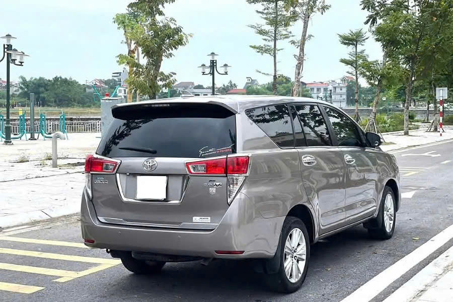 Private Transfer From Dong Hoi To Hoi An With Stops