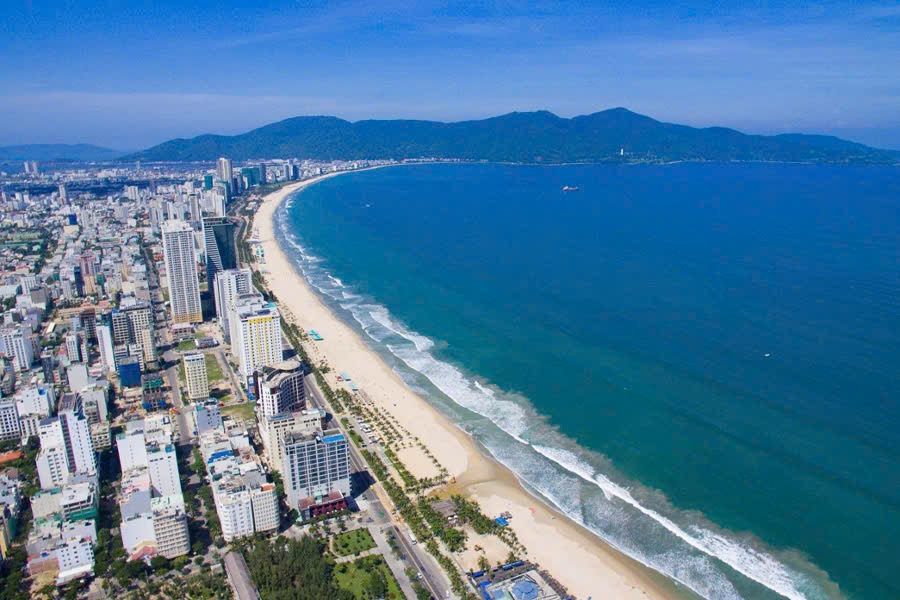 Da Nang beach and city skyline for travelers from Singapore