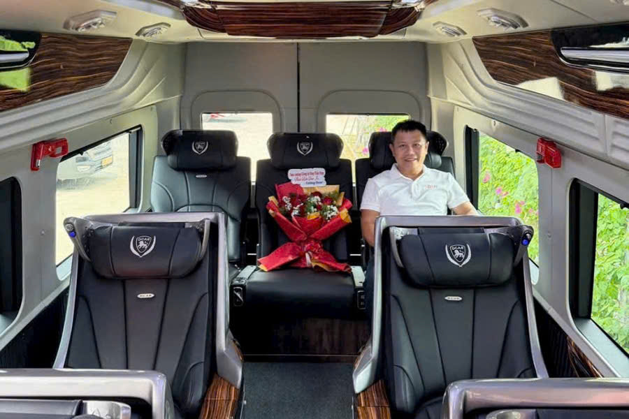 English-speaking private driver for Hoi An to Hue limousine transfer