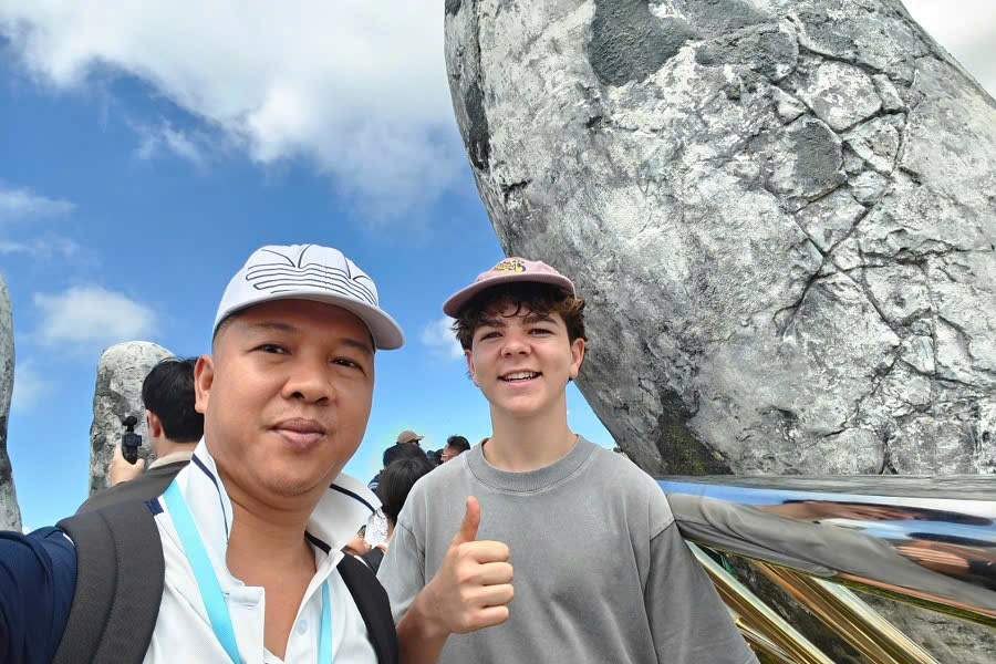 Ba Na Hills Golden Bridge Da Nang with a guest